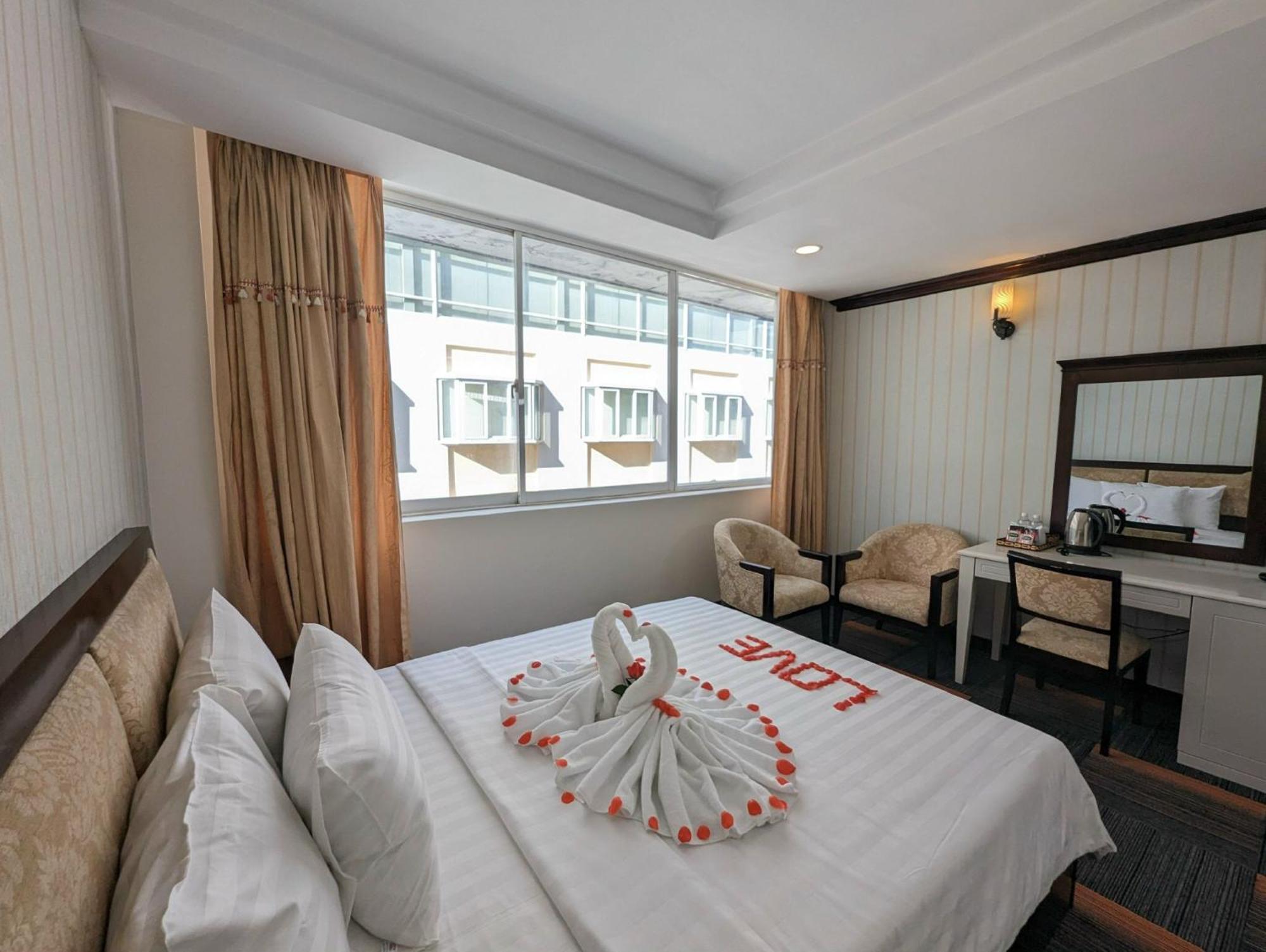 הו צ'י מין סיטי Dong Kinh Hotel מראה חיצוני תמונה