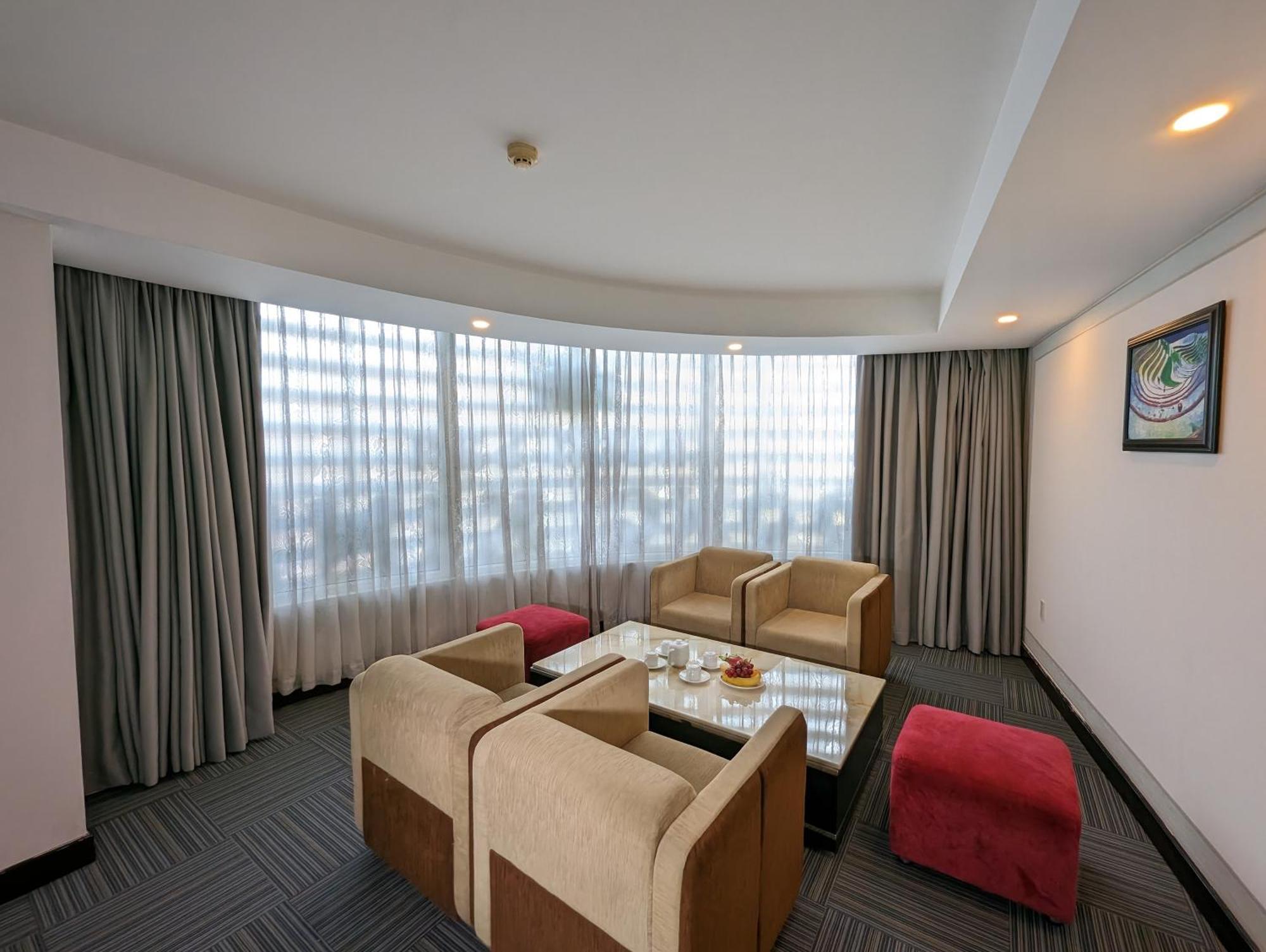 הו צ'י מין סיטי Dong Kinh Hotel מראה חיצוני תמונה